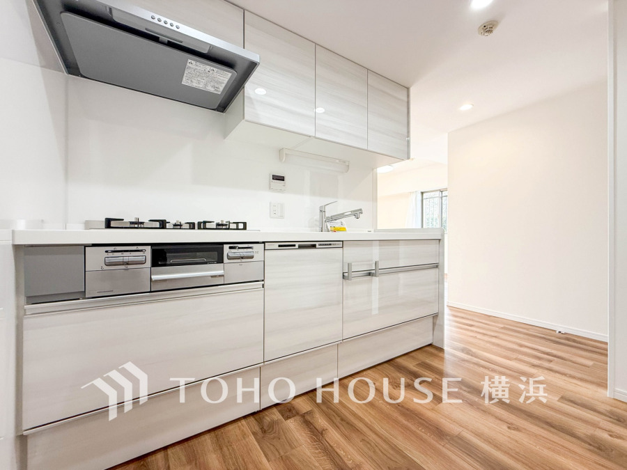 長い時間滞在するキッチンだからこそ、食事の準備を楽しい時間に、忙しい時でもスムーズに無駄なく作業できる、お手入れも簡単にできるなど、毎日を楽しくするキッチンスペースに仕上げました。