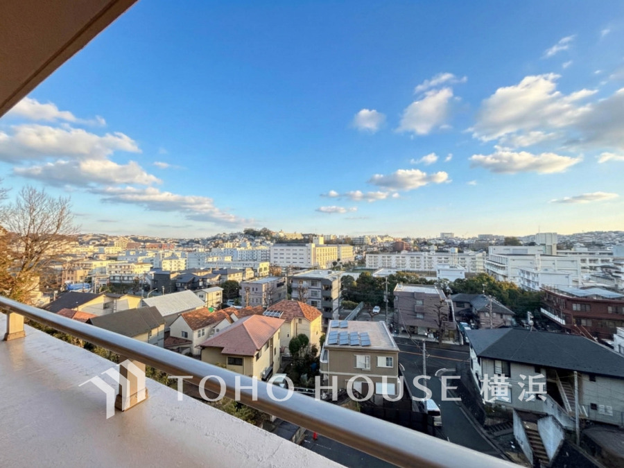 のびやかな眺望の広がる住環境。低層住宅が広がる街並みは、心地よい開放感が漂っています。
