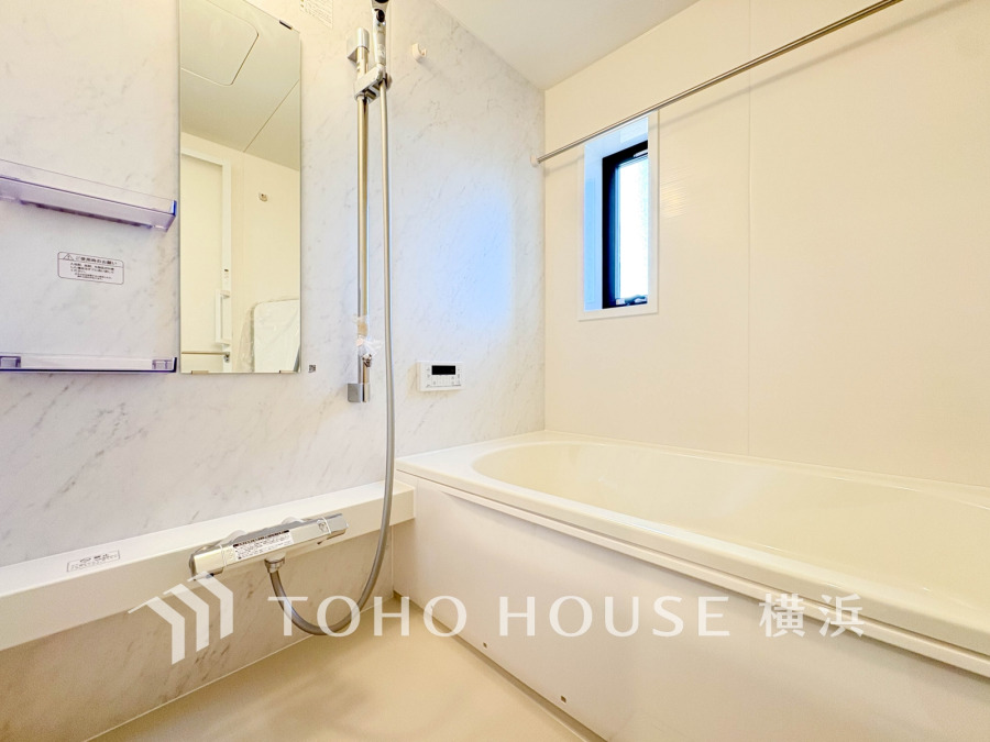 1日の疲れを取り心身を癒すことができる住まいの中のリラクゼーション空間、バスルーム。心からゆったりと寛いでいただけるよう、ゆとりのスペースを確保しています。