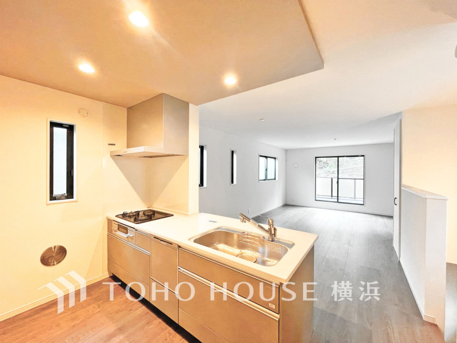 オープンでのびやかな空間を生み出す、こだわりの「広がり」と「ゆとり」。家族と過ごす時間を大切にした住空間♪