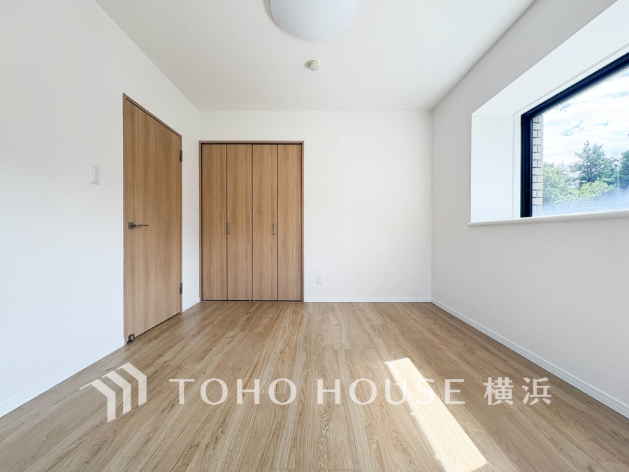 快適に過ごす条件は、一人ひとり違います。飾リ過ぎないシンプルな内装と偏り過ぎないデザインで統一しております。居住していく中でオーナー様だけの【マイホーム】に創り上げて下さい。