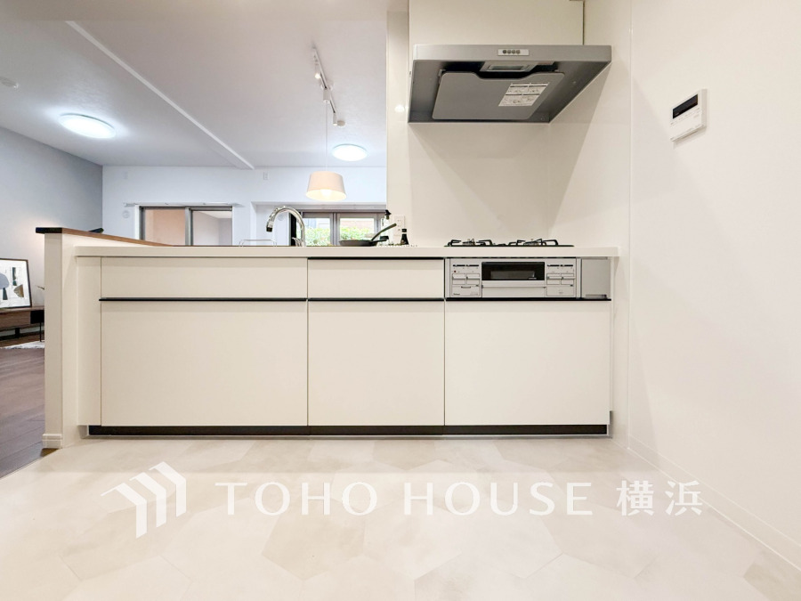 長い時間滞在するキッチンだからこそ、食事の準備を楽しい時間に、忙しい時でもスムーズに無駄なく作業できる、お手入れも簡単にできるなど、毎日を楽しくするキッチンスペースに仕上げました。
