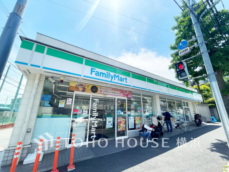 ファミリーマートニック片倉店まで　約260ｍ