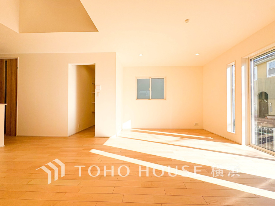 和やかで洗練された空間の演出。寛ぎとコミュニケーションを育む居心地のよい場所。