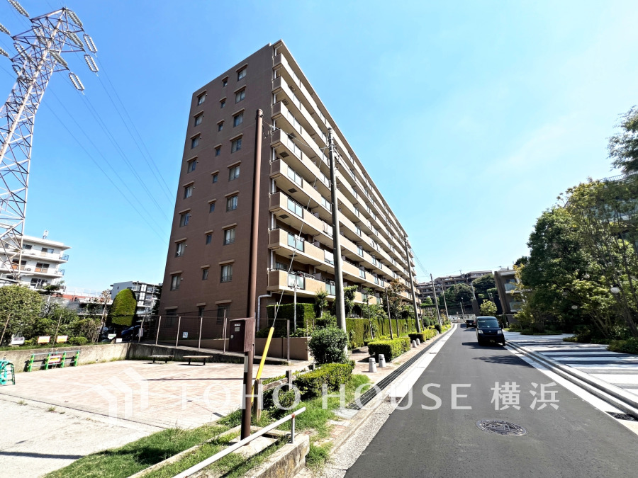 都市機能と豊かな自然の隣接する街並み。住まいのみならず、環境をも暮らしのエッセンスとし、より快適でより豊かな未来を紡ぐ選択を。