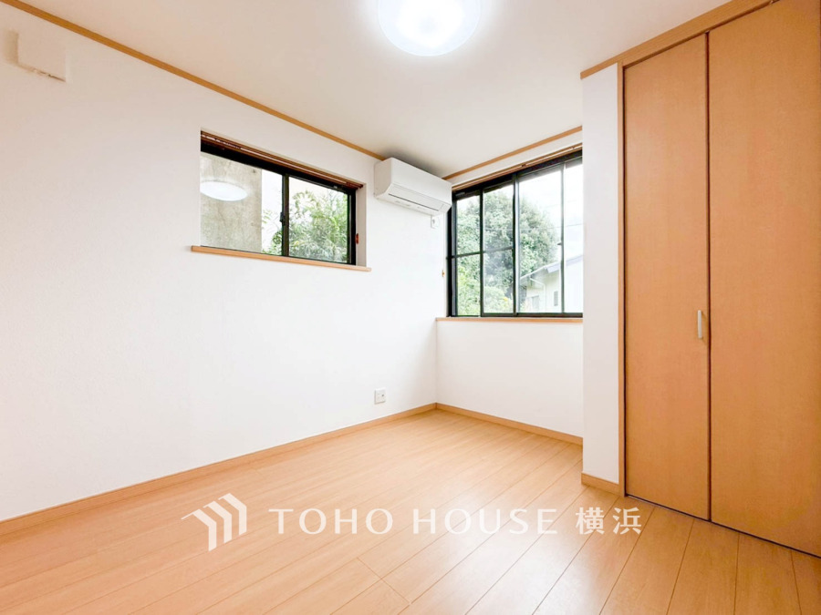 家族一人ひとりの大切なプライベート空間。趣味・感性で個性的に飾って頂けるようシンプルに仕上げてあります。自分時間を充実させながら心豊かなひとときを過ごすための大切な空間。