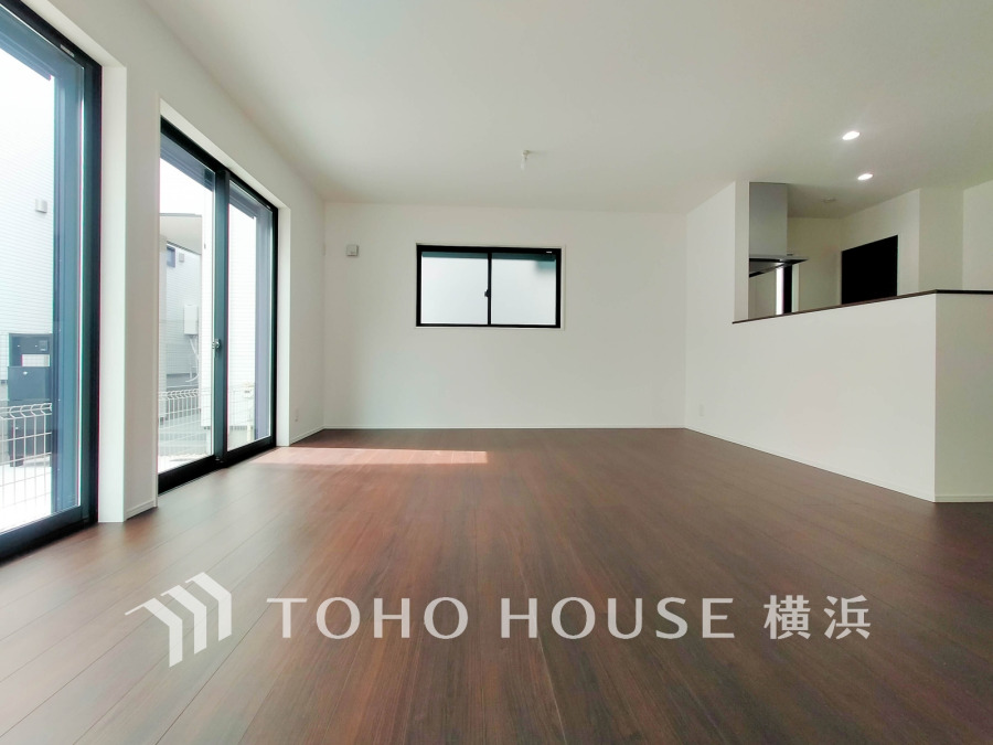 太陽の恵みを受けた明るい空間。吹きぬける風を感じながら爽やかで風通しの良い暮らしが叶います。
