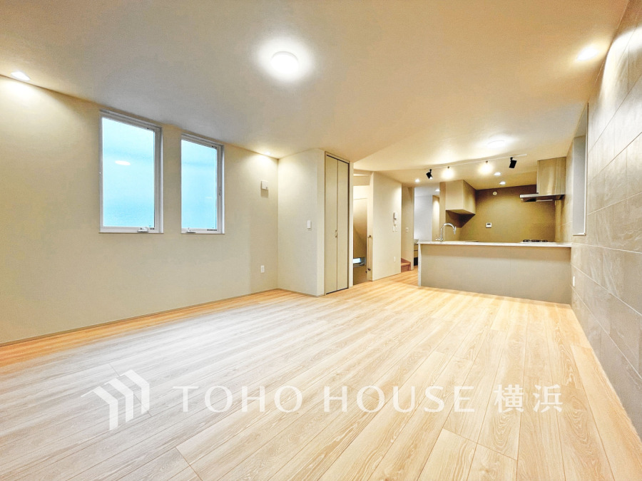 太陽の恵みを受けた明るい空間。吹きぬける風を感じながら爽やかで風通しの良い暮らしが叶います。
