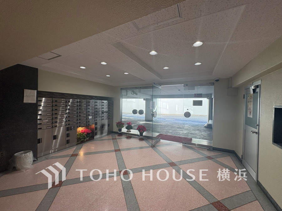 上質感漂うエントランス。めまぐるしく過ぎ行く日々の中でゆったりとした休息と癒しを提供してくれる居住者のプライベート空間があります。