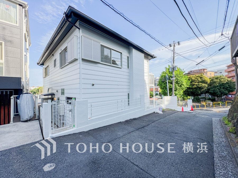 街に溶け合う美しい景観を生み出しているにも関わらず、採光や風通しを考えて設計された間取り。外観だけでなく、そこに住まうご家族の心地よさが最優先されますように。 