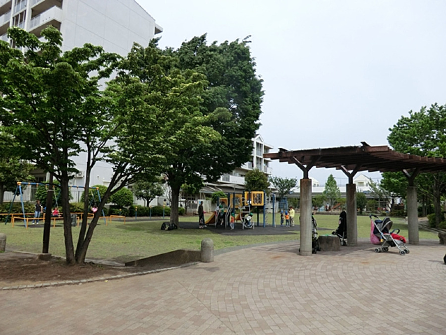 長津田公園まで約900m