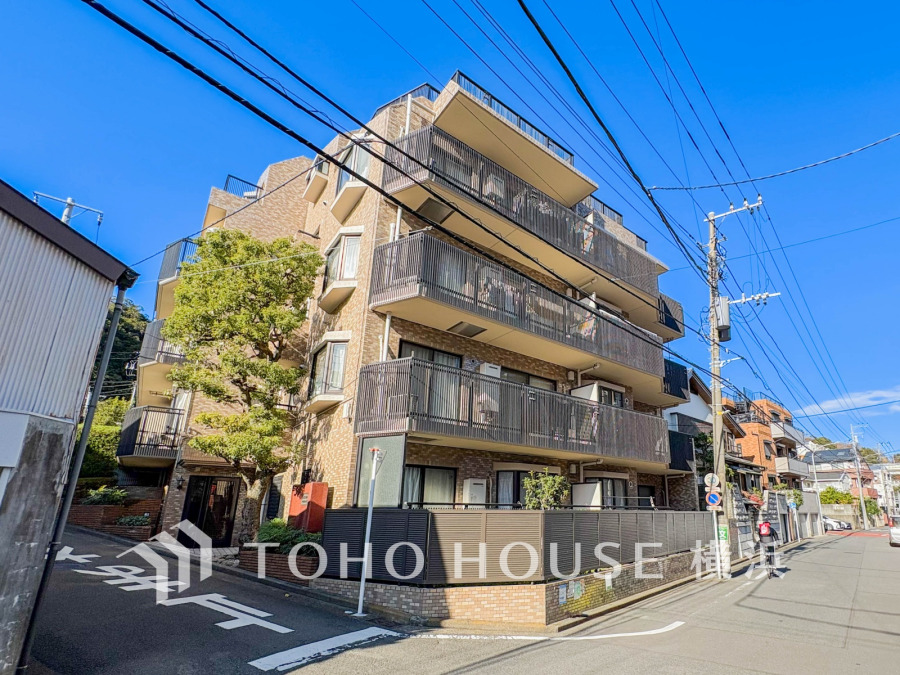 時代が流れても変わらぬ価値、刻まれた年月の積み重ねがあるからこそのやすらぎを感じる佇まい。安心感と同時に未来へも続く悠々たる景観は、落ち着きと安心感を感じられることでしょう。