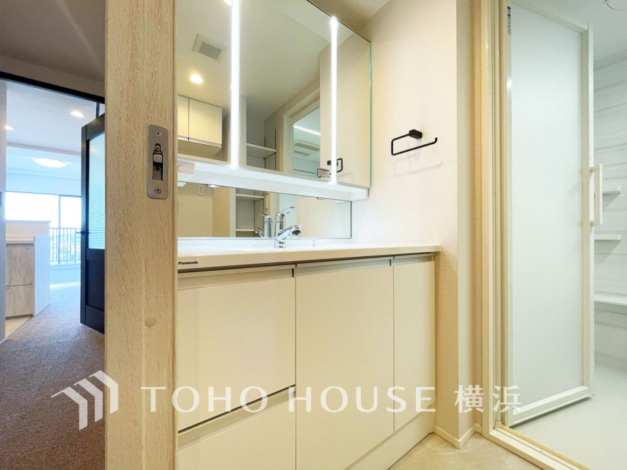 一日の始まりと終わりを心地よく演出してくれる、多彩な機能が備えられたパウダールーム。心地よいリフレッシュ空間です。