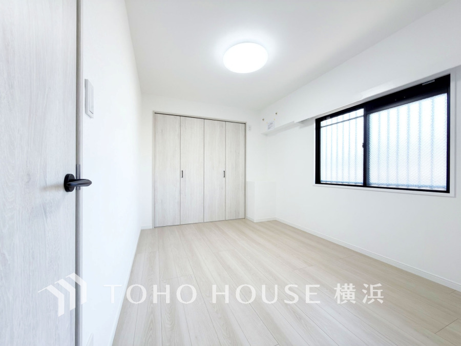 家族一人ひとりの大切なプライベート空間。趣味・感性で自由に演出できるよう、シンプルに仕上げた空間。暮らし心地を大きく左右する収納を、適材適所に配置し、使い勝手にも考慮しました。