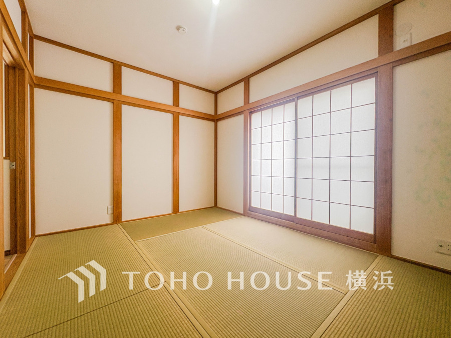 家族団らんのできる和の空間。お客様のおもてなしにも良さそうです。畳の香りに癒され、和の空間を感じることのできる落ち着きある一部屋です。