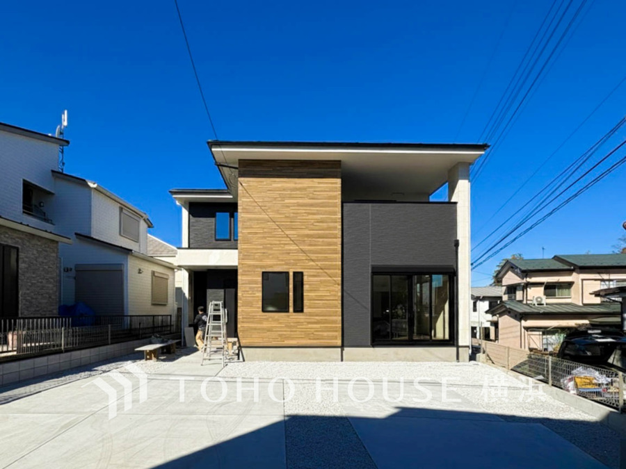 表現された空間は豊かな光と風を纏い、暮らしの時間を豊かにしてくれます。デザインされた空間と競い合うかのような充実した建物設備も家族の時間を彩ってくれることでしょう。