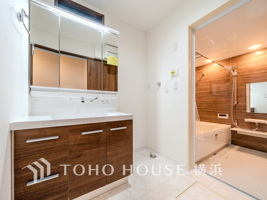 一日の始まりと終わりを心地よく演出してくれる、多彩な機能が備えられたパウダールーム。心地よいリフレッシュ空間です。