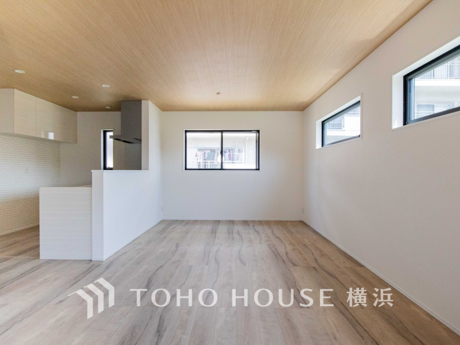一日の中で多くの時間を過ごすことになる住まいだからこそ、いつも穏やかな空間であるように心掛けています。構成する建材などへの配慮が、住まう方の健康を守ります。