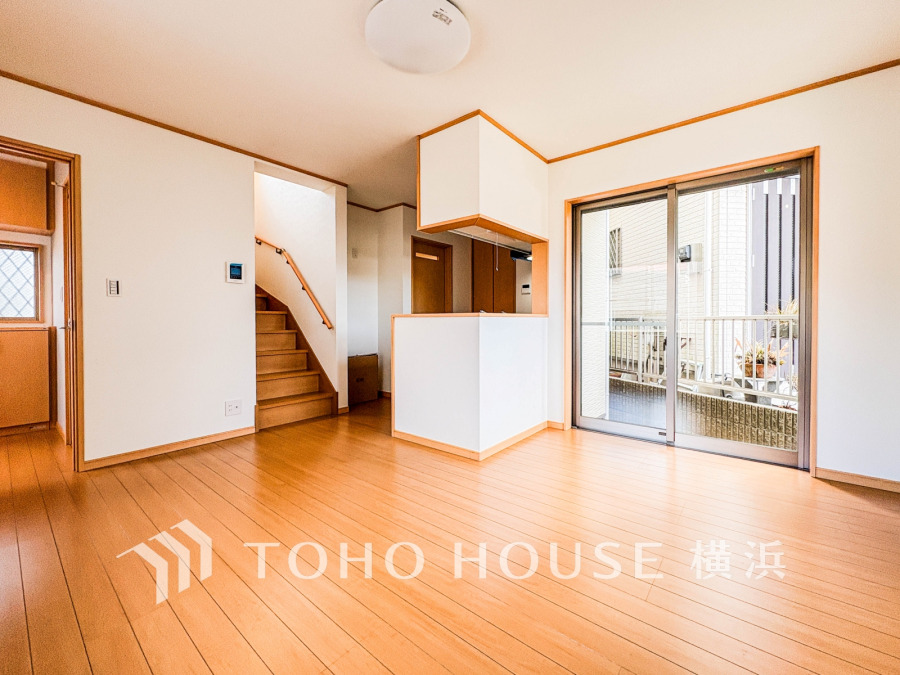 上質な時間を育む暮らしのメインステージ。寛ぎとコミュニケーションを育む居心地のよい場所。ここで楽しむ家族の時間が絆をより深めてくれそうです。