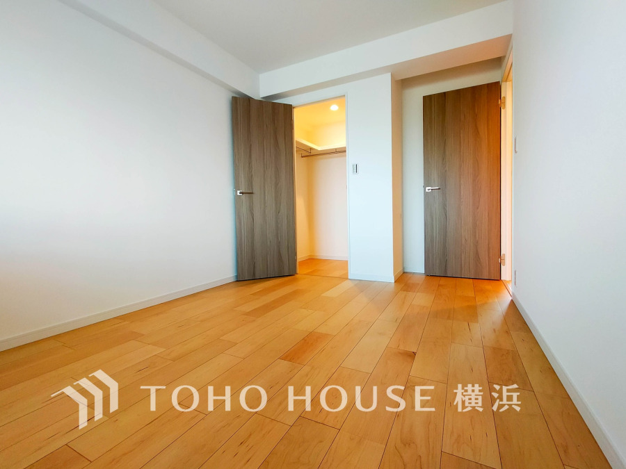 十分な収納力の有る居室です。ゆたかなプライベートタイムを彩る洋室は6.5帖の広さがあり、開放感の有る居住空間。