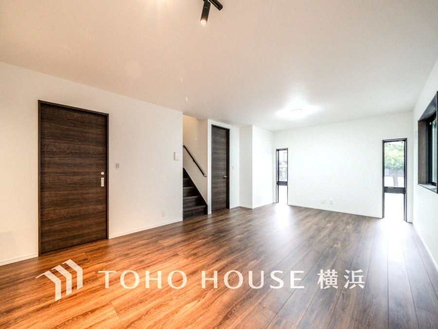 たくさんの想いが美しいカタチに彩られた時、そこにはひと時のくつろぎが生まれ、ゆっくりと愛着が育まれていきます。