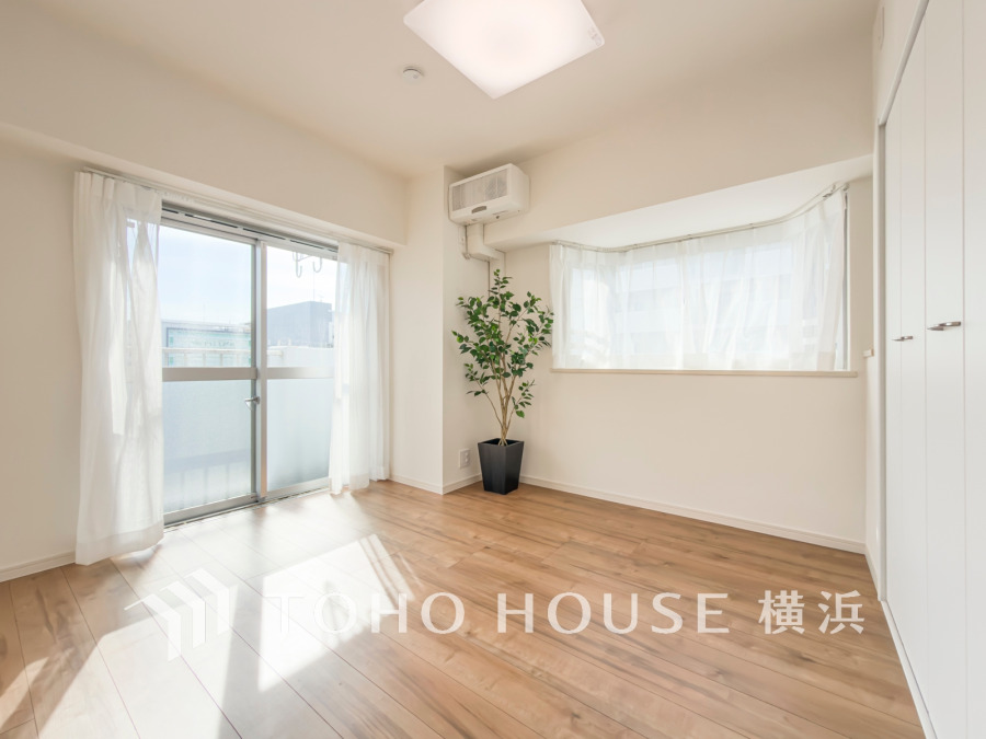 ２面採光の居室は、十分な明るさを取り入れ心地よい風を提供します。