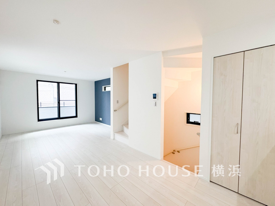 ご家族のコミュニケーションがとりやすいリビングイン階段を採用。お子様との会話やお友達が遊びに来ても、自然と挨拶を交わせるような設計です。