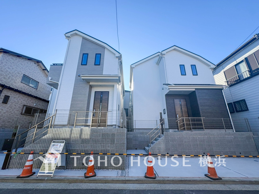 穏やかな風と陽光を導き、プライバシーに配慮された設計プランを採用し、居住性を一段と心地よいものにしています。周辺環境とのコラボレーションにより明るく開放的な空間を演出。