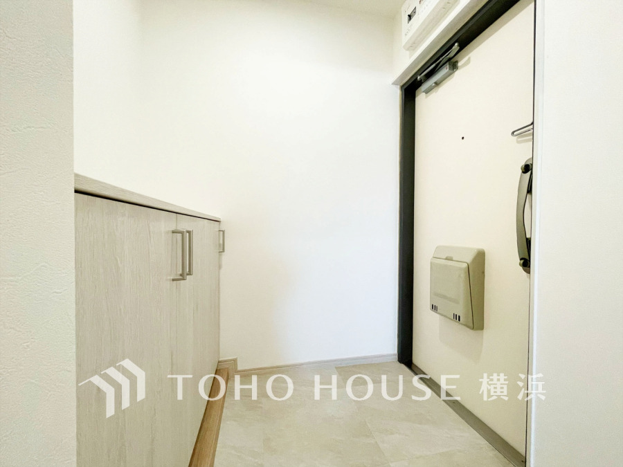 ご家族の帰り、訪れる方を優しく迎え、やすらぎに満ちた生活空間を予感させる。健やかな暮らしを楽しめそう。