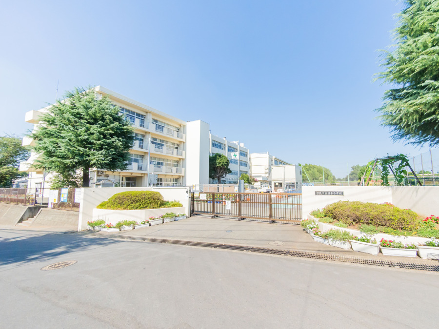 横浜市立折本小学校　約1000ｍ