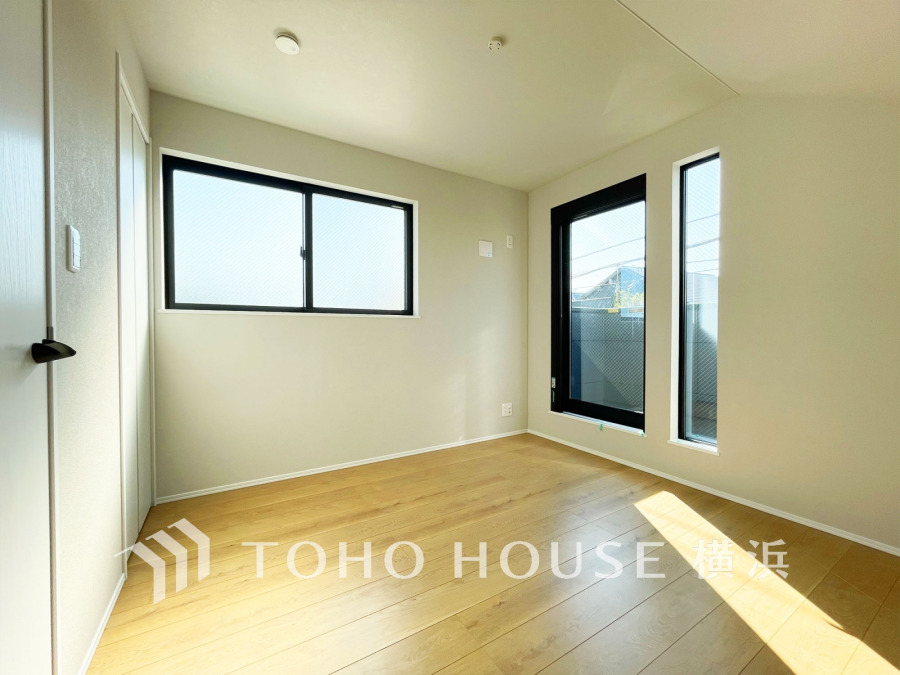 2面採光の明るく爽やかな空間。プライベートな自分時間を快適に過ごせるお部屋です。