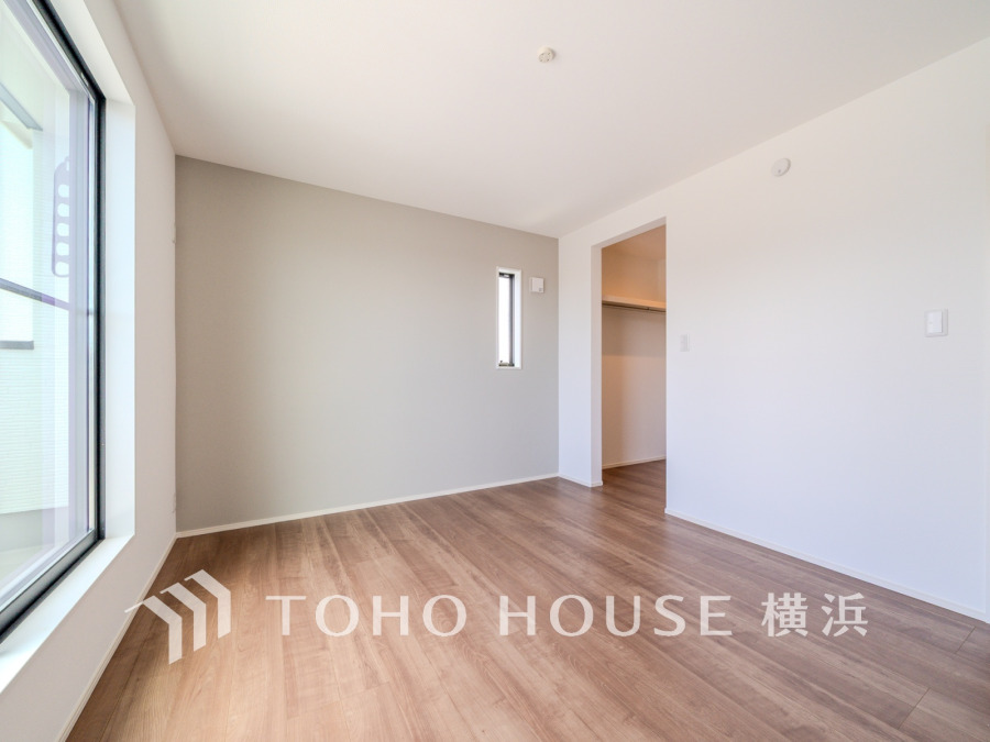 穏やかな寛ぎを届ける上質仕様のゆとりあるお部屋。自分時間を充実させながら心豊かにできるプライベート空間。