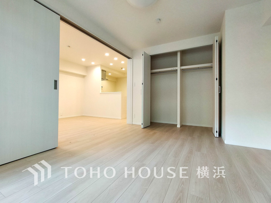 家族一人ひとりの大切なプライベート空間。趣味・感性で自由に演出できるよう、シンプルに仕上げた空間。暮らし心地を大きく左右する収納を、適材適所に配置し、使い勝手にも考慮しました。