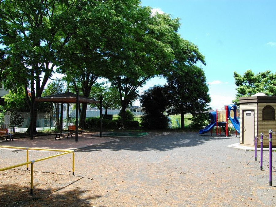 榎が丘第三公園　約180ｍ