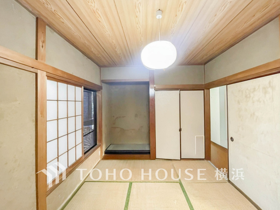 和室があることで落ち着きと癒しの空間が生まれます。来客時の客室としても利用できます。