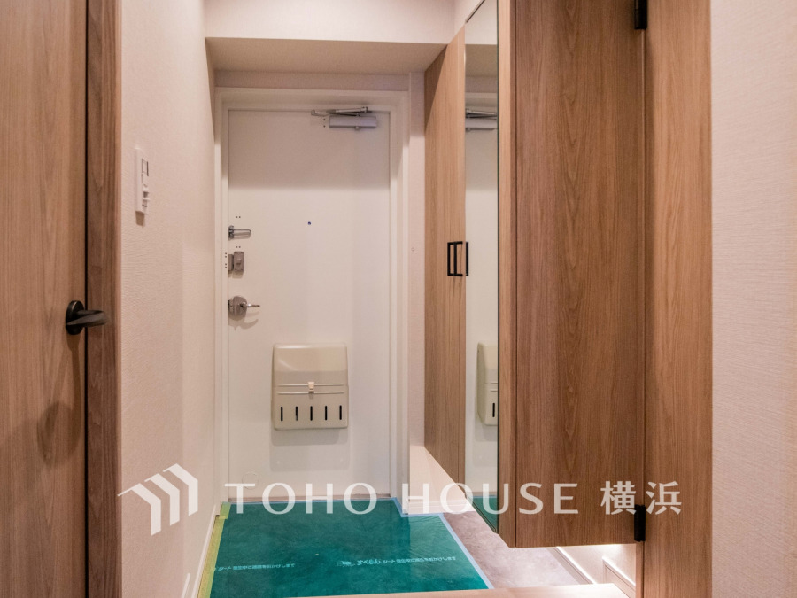 ご家族の帰り、訪れる方を優しく迎え、やすらぎに満ちた生活空間を予感させる。健やかな暮らしを楽しめそう。