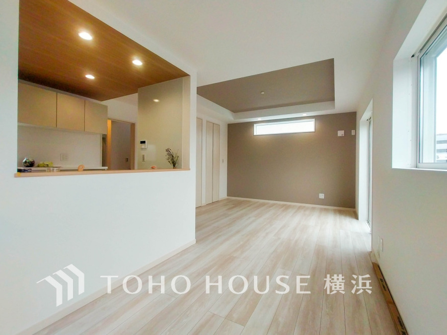 たくさんの想いが美しいカタチに彩られた時、そこにはひと時のくつろぎが生まれ、ゆっくりと愛着が育まれていきます。