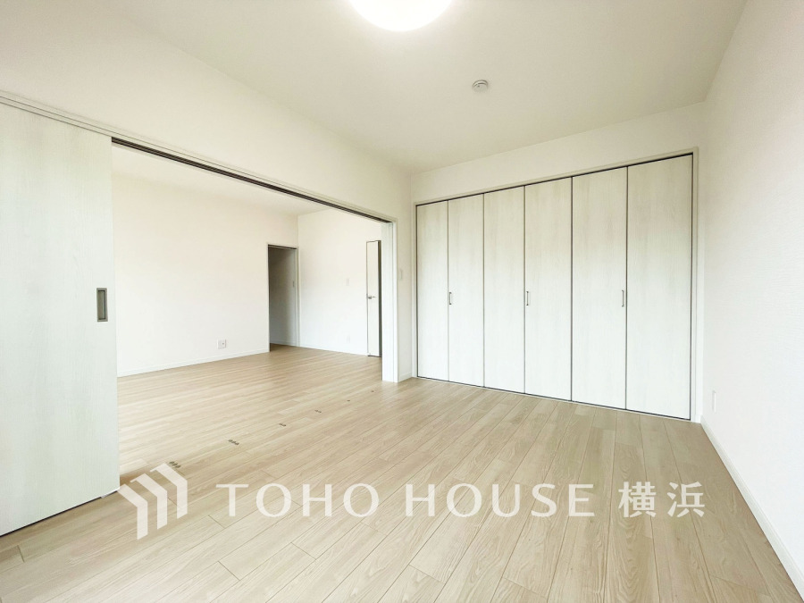 家族一人ひとりの大切なプライベート空間。趣味・感性で自由に演出できるよう、シンプルに仕上げた空間。暮らし心地を大きく左右する収納を、適材適所に配置し、使い勝手にも考慮しました。