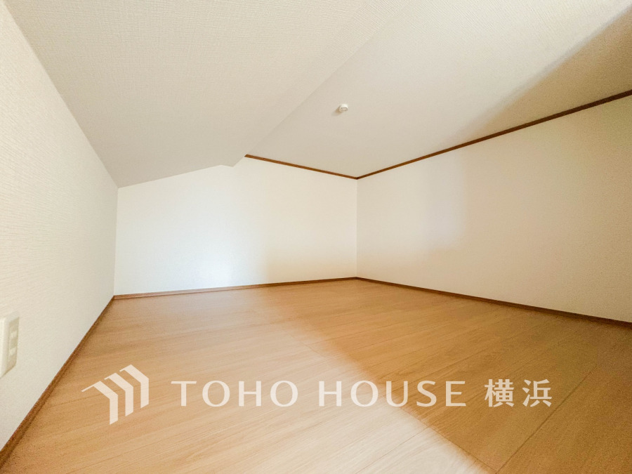 約4.5帖のロフト空間は固定階段で繋がる使い勝手の良い収納空間です。