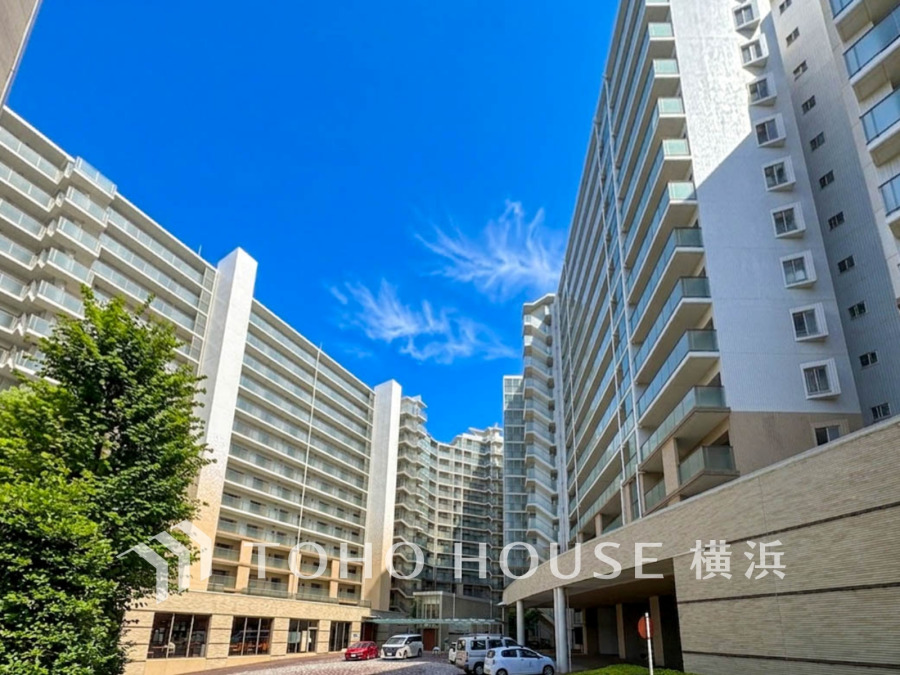 総戸数888戸のビッグコミュニティ。充実の共用部分と開放感あふれる快適な住環境が魅力です。
