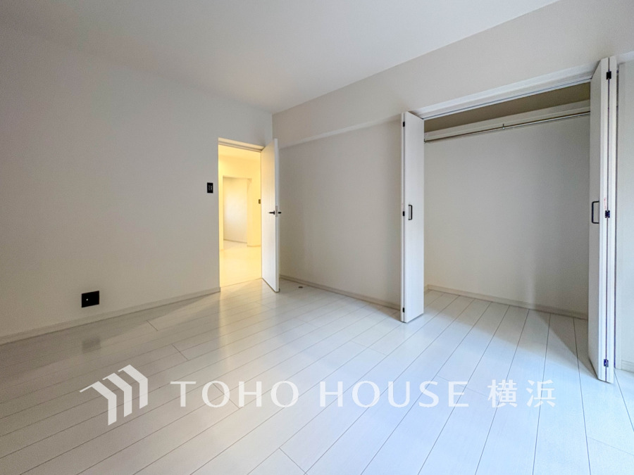 ゆとりと収納を確保した洋室。自分時間を充実させながら心豊かなひとときを過ごすための大切な空間です。
