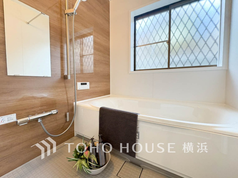 1日の疲れを取り心身を癒すことができる住まいの中のリラクゼーション空間、バスルーム。心からゆったりと寛いでいただけるよう、ゆとりのスペースを確保してます。