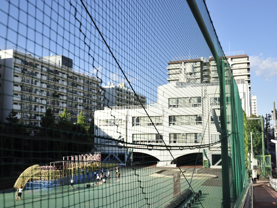 横浜市立森東小学校…約500ｍ