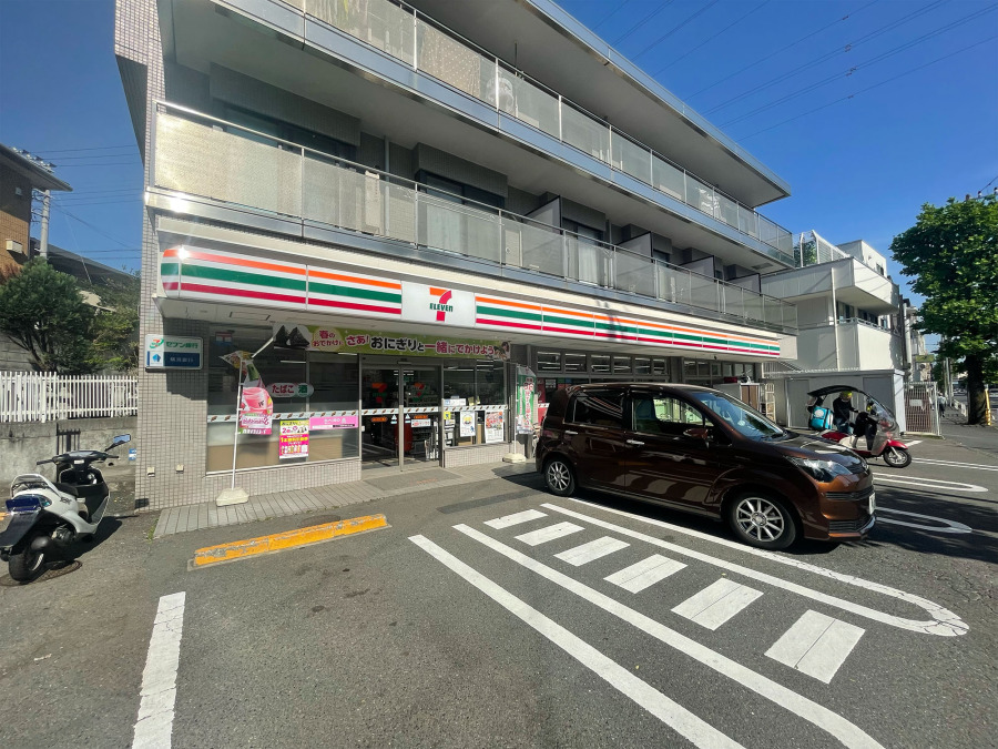 セブン-イレブン 横浜岸根公園店　約88ｍ