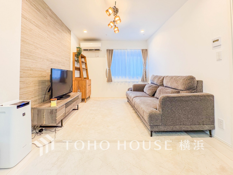 【2026年1月撮影】家族と過ごすひと時を溢れる光が優しく包み込むリビングダイニング。家族とともに、心穏やかに過ごすひととき。家族との時間、自分の時間を大切にできる空間がここにあります。