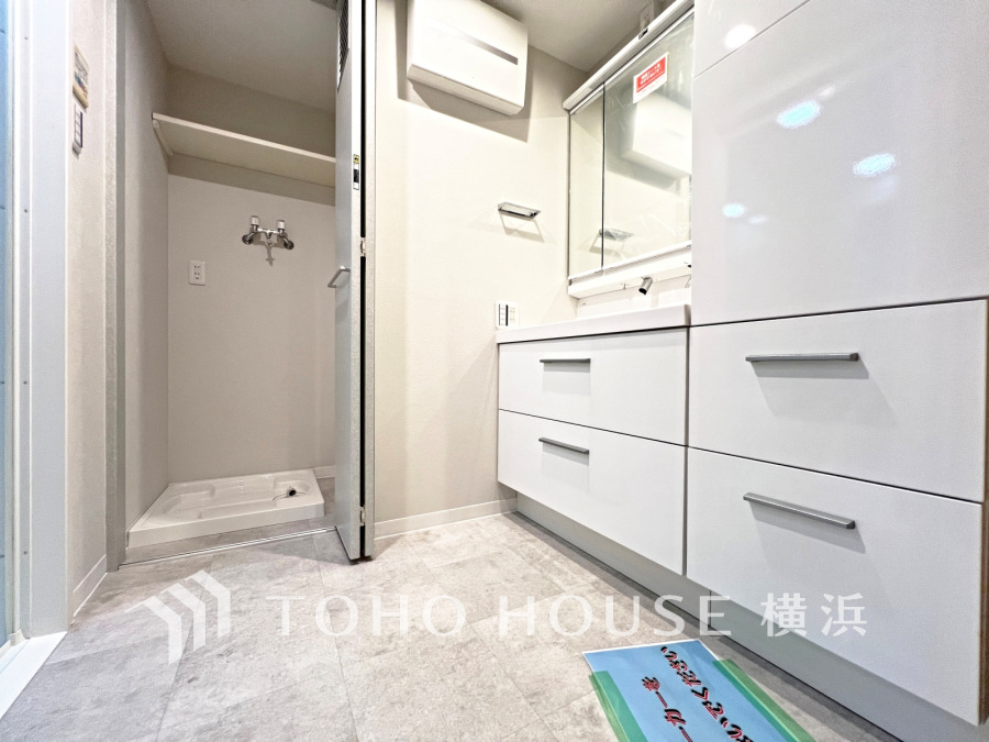 一日の始まりと終わりを心地よく演出してくれる、多彩な機能が備えられたパウダールーム。心地よいリフレッシュ空間です。