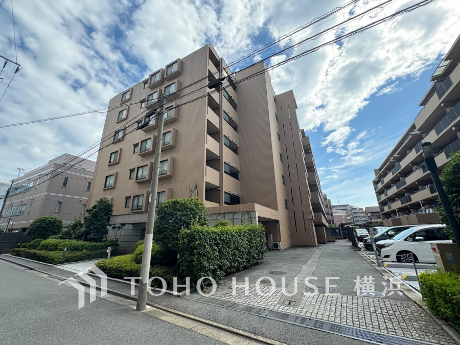 表現された空間は豊かな光と風を纏い、暮らしの時間を豊かにしてくれます。デザインされた空間と競い合うかのような充実した建物設備も家族の時間を彩ってくれることでしょう。
