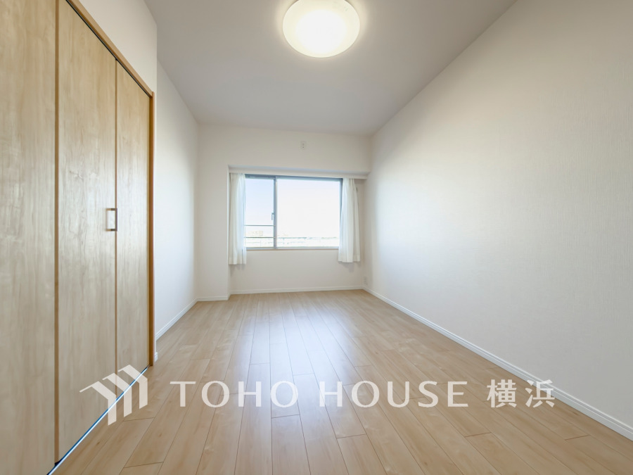 ゆとりと収納を確保した洋室。自分時間を充実させながら心豊かなひとときを過ごすための大切な空間です。
