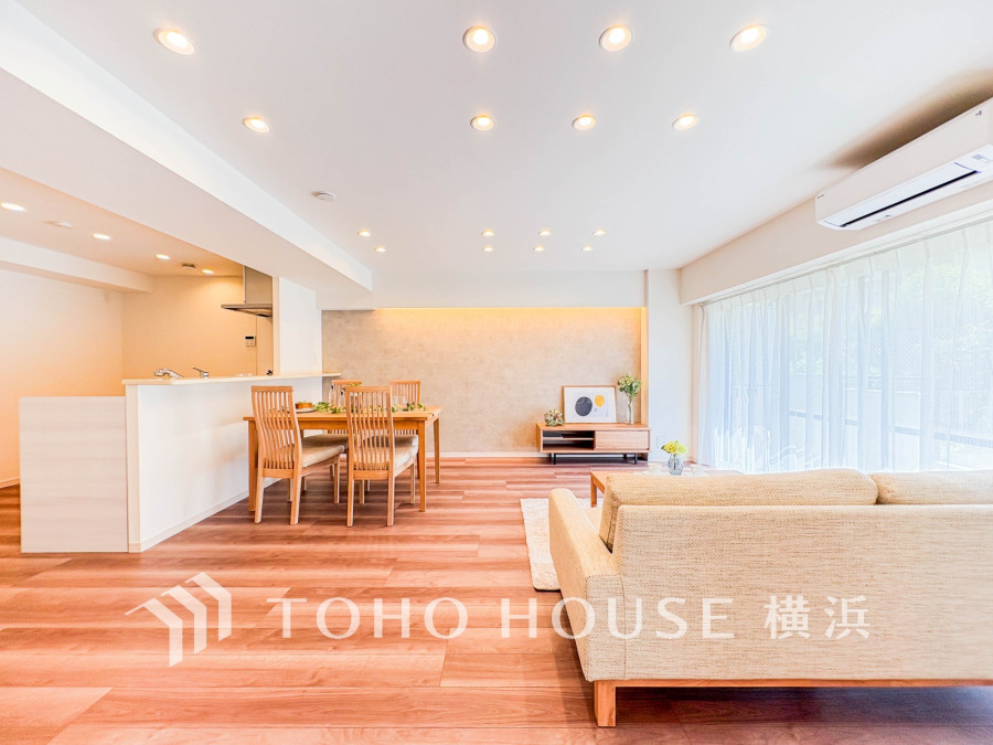 ご家族やお客様との時間など、多くの時を刻む空間。何気なく過ぎる時でさえも上質なひと時となる快適な空間を目指して。