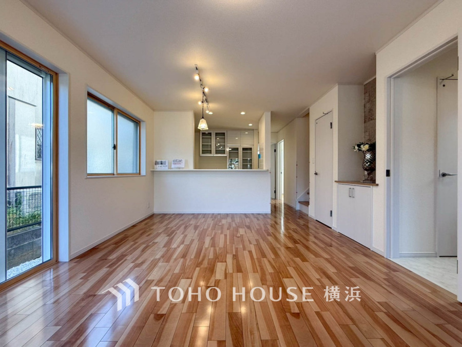 LDKは広々した16帖の大空間。家族やお客様との時間など、多くの時を刻む空間。何気なく過ぎる時でさえも上質なひと時となる快適な空間を目指して